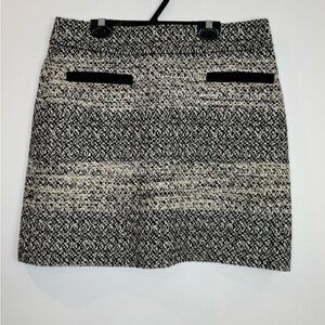 Chic Monochrome Tweed Mini Skirt
